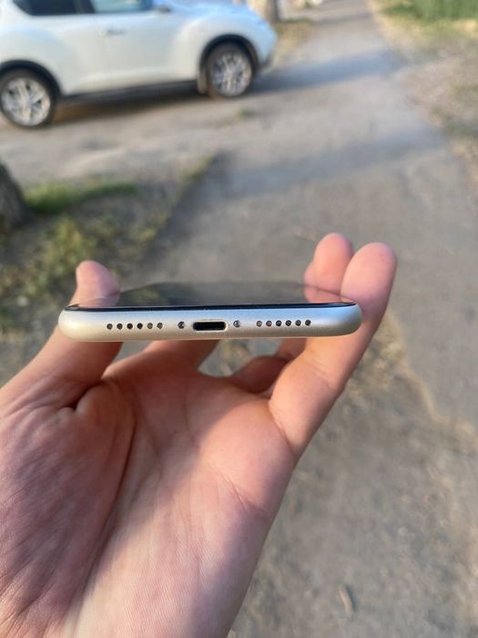 Айфон 11, в отличном состоянии