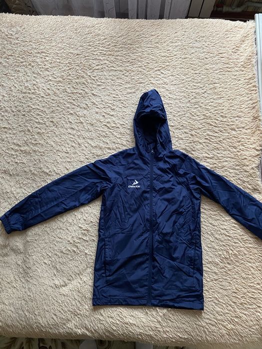 Продам ветровку Demix