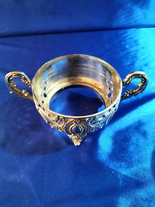 Ляганы, чайники, тарелки, ложки, вилки, ножи и прочая посуда