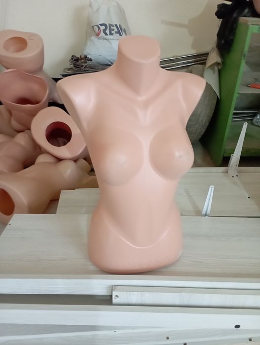 Maniken mebel sotiladi