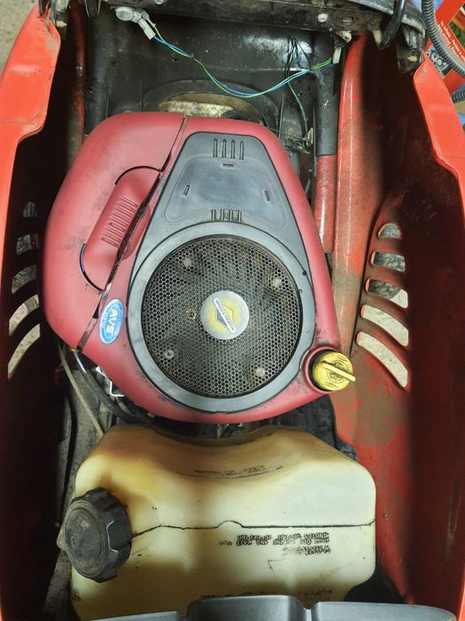 Tractor tuns gazon LAWNFLITE tractoras iarba briggs stratton 18 cai