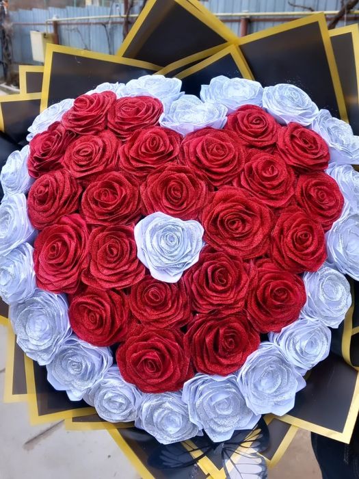 Trandafiri din satin.