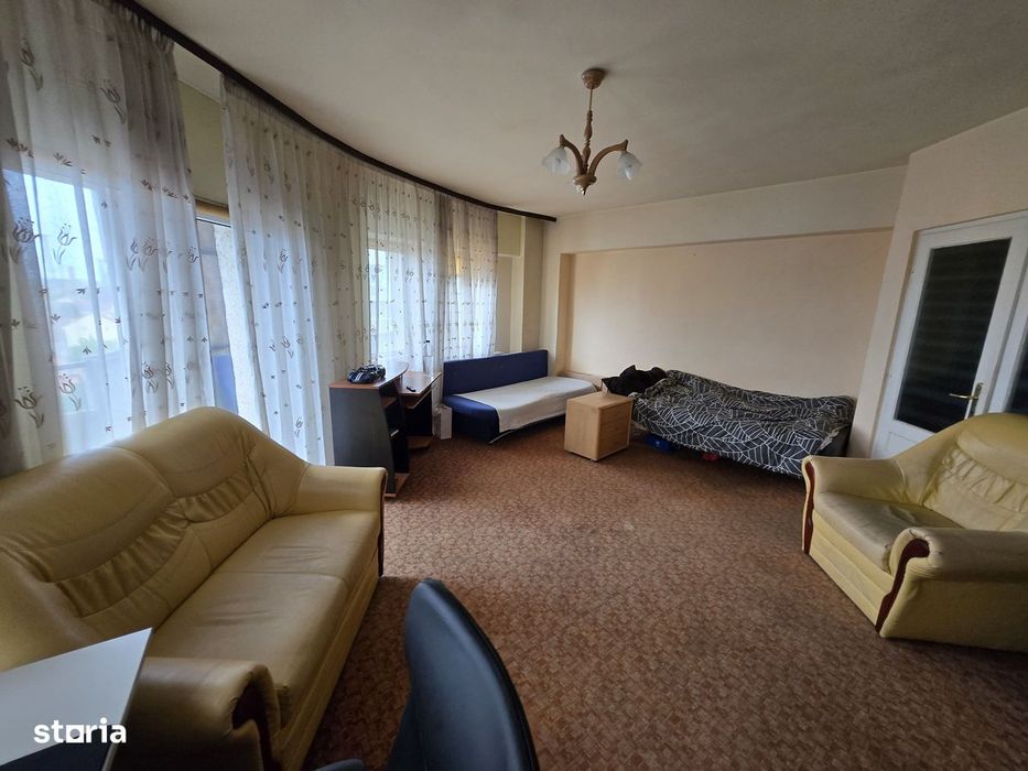 Apartament 3 camere, 2 bai, centrala proprie, Complexul Studentesc
