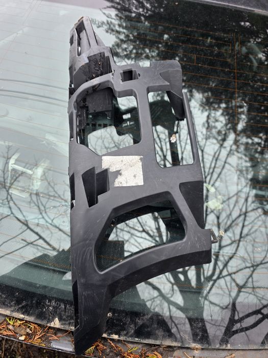 Ляв държач за задна броня на Mercedes W204