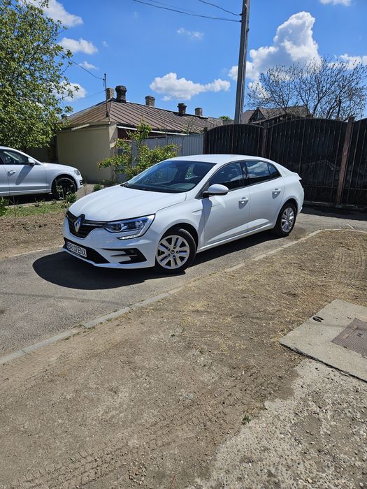 Vând renault megane4 sedan 2025