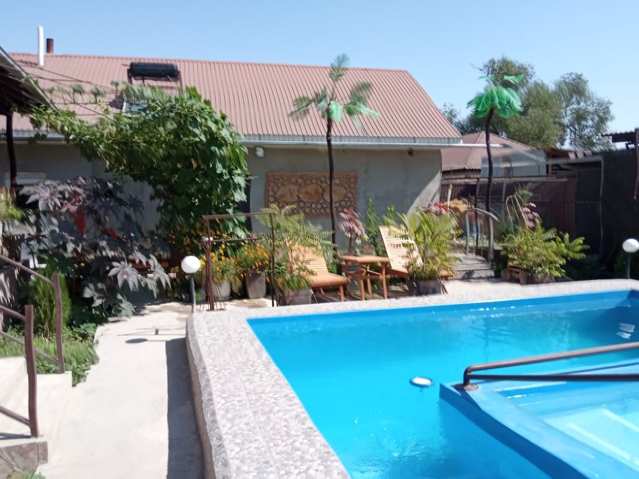 Продам не достроенный дом с большой достроеной времянкой