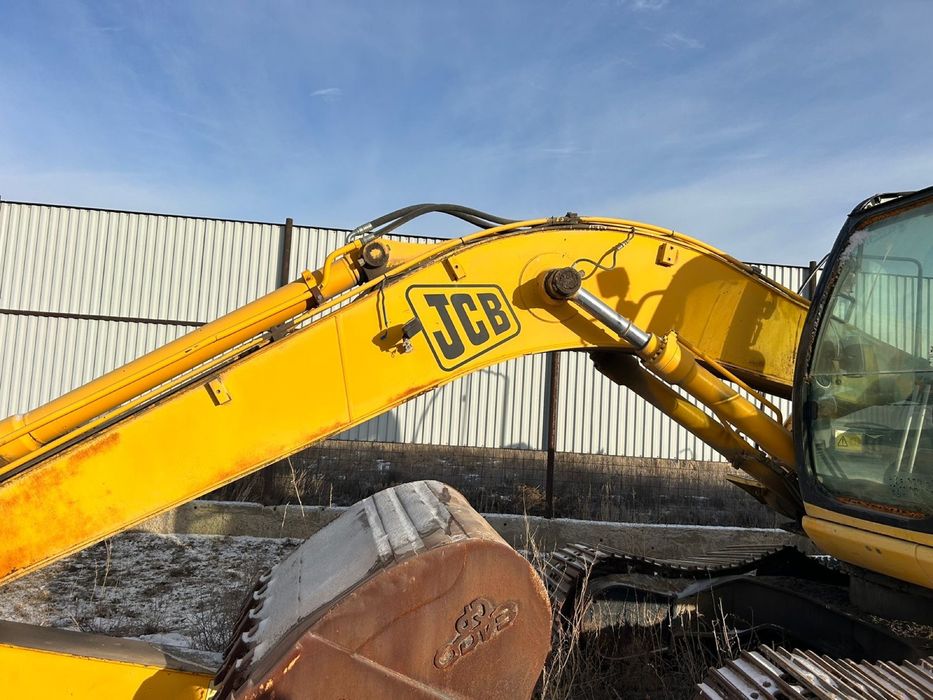 Продам гусеничный экскаватор JCB на зап части