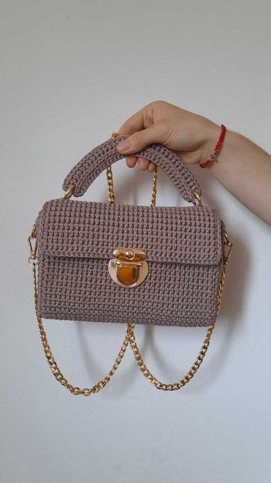 Geantă croșetată handmade cu lanț, nouă