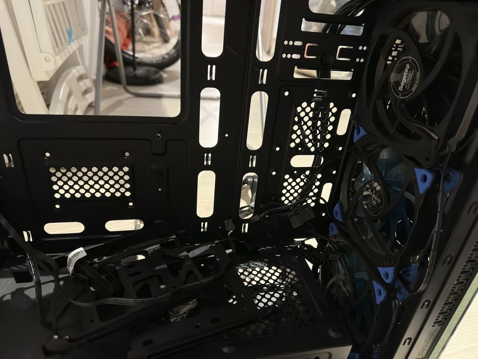 Carcasa Pc Segotep si Sursa