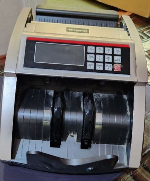 Pul sanaydigan mashinka