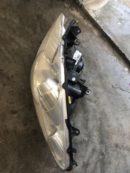 Фар за ауди А6,мерцедес Е класа211, пежо 307, голф 4