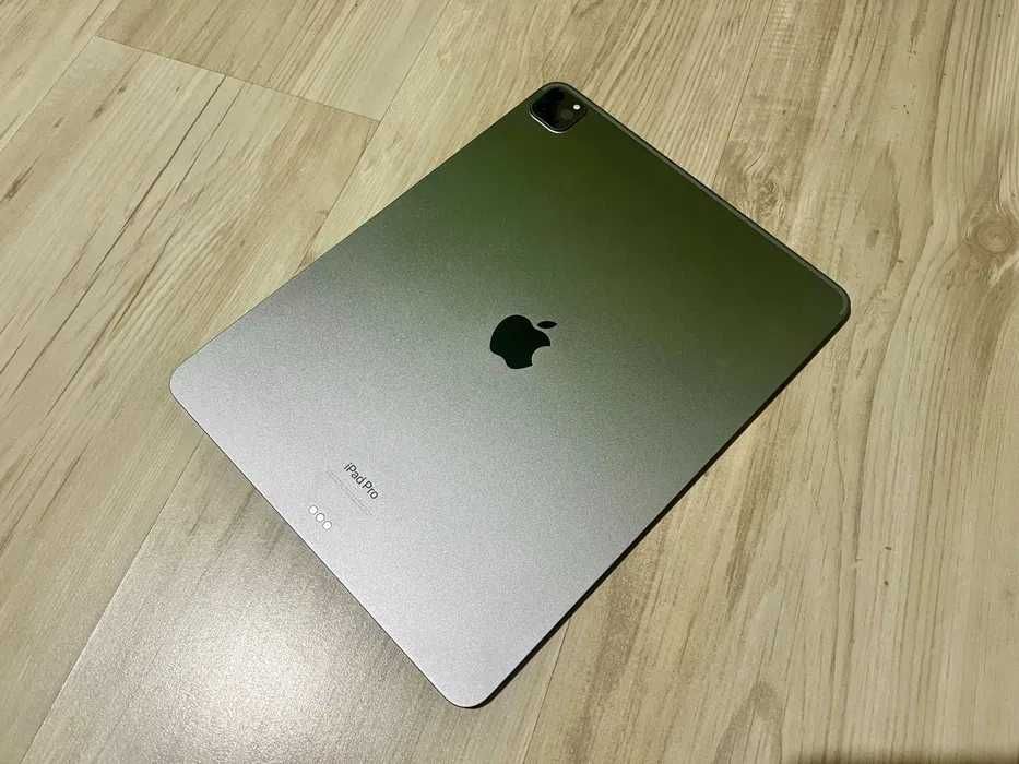 iPad Pro 12,9 Gen 6 128gb WI-FI pentru piese
