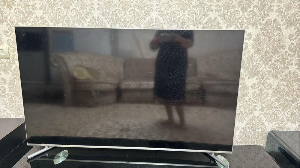 Лед Телевизор Q55, диоганаль 140см