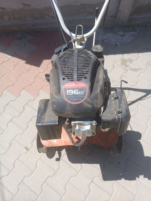 Vând sau schimb cu mașină