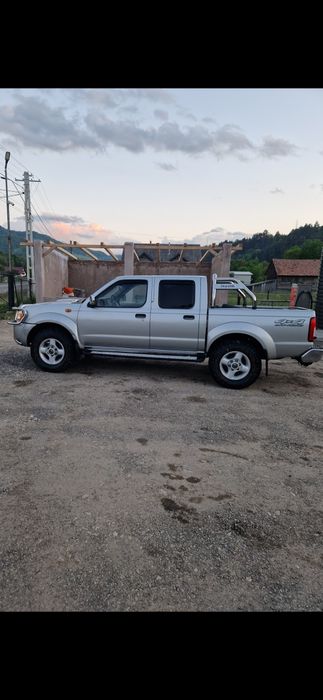 Nissan Navara D22