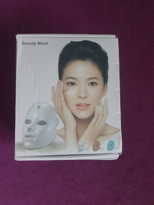 7-цветна LED маска за светлинна терапия