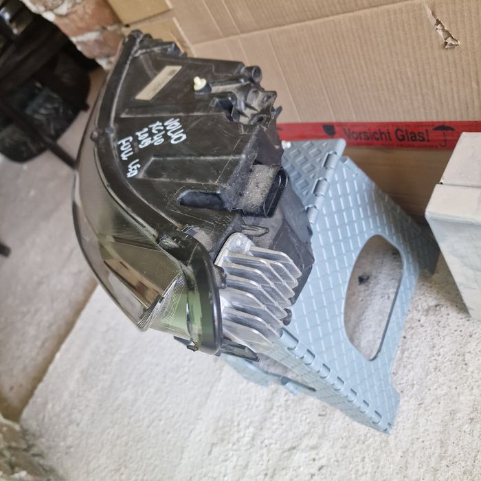 Volvo XC 40 2019 full led ляв фар