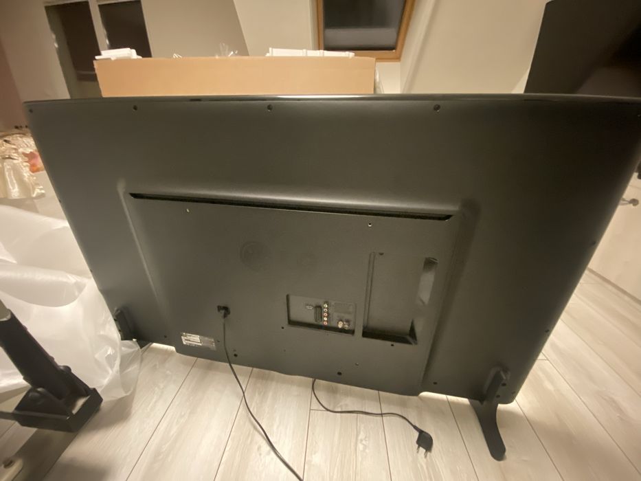 LG телевизор