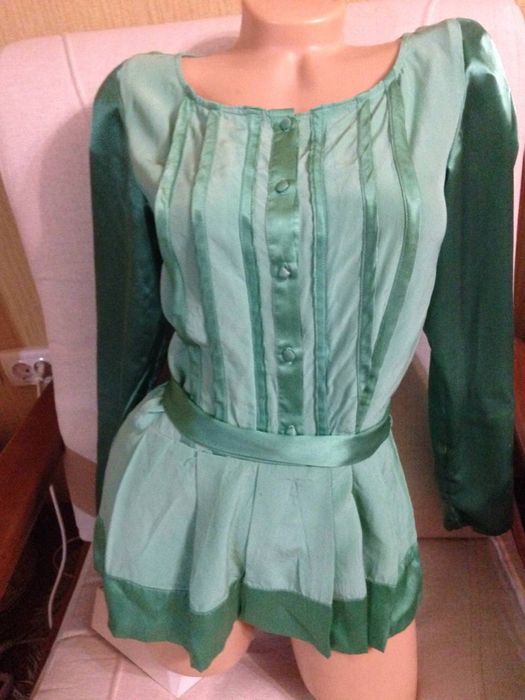 Кофточка зеленая 42-44