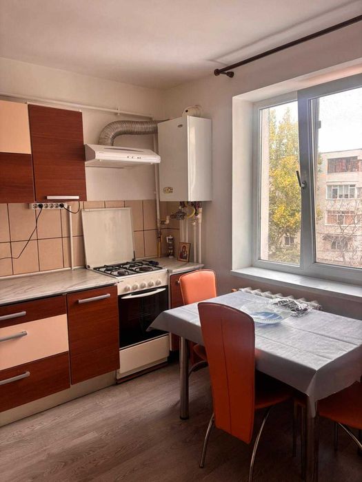 Vând apartament 3 camere, renovat, în Slobozia