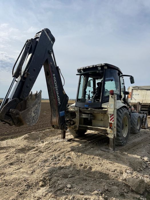 Buldo Buldoescavator Hidromek Hmk 102 B, jcb komatsu caterpilar