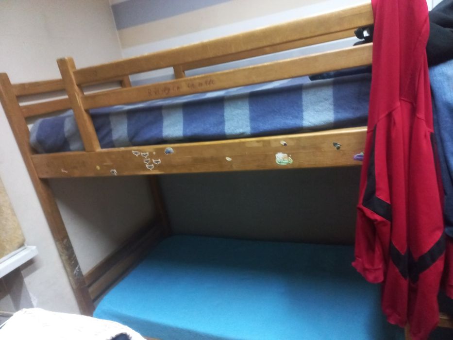 Дарю Двухярусную кровать