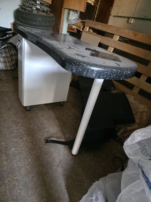 Стол для мастера маникюра