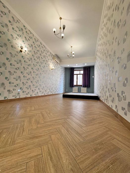 Продается на ул ЧЕХОВА БОН 189м2