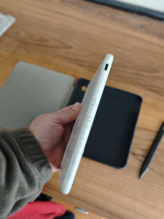 Cobo Libra Colour - четец за книги