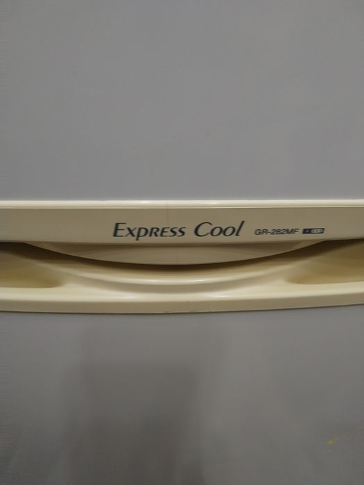 Продам холодильник