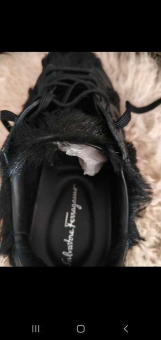 Продаю стильные кроссовки  унисекс