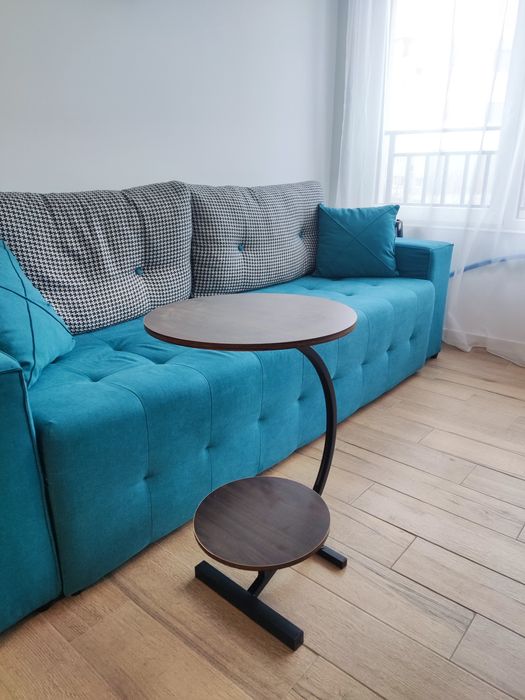 Холна помощна маса на две нива.