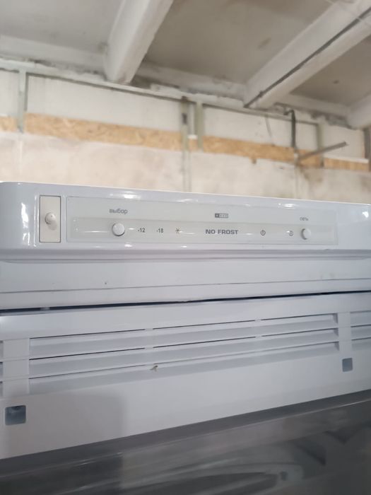 Продаю вертикальную морозилку