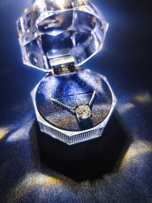 Сребърни дамски колиета с Мойсанит