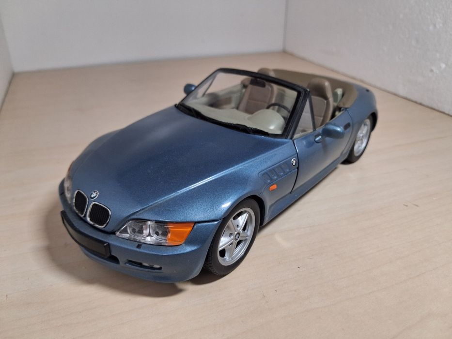 BMW Z3 scara 1:18 UT