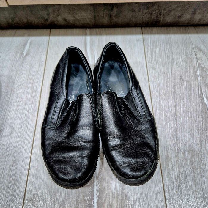 Продаю туфли ботинки кожа вторая обувь 32 размер