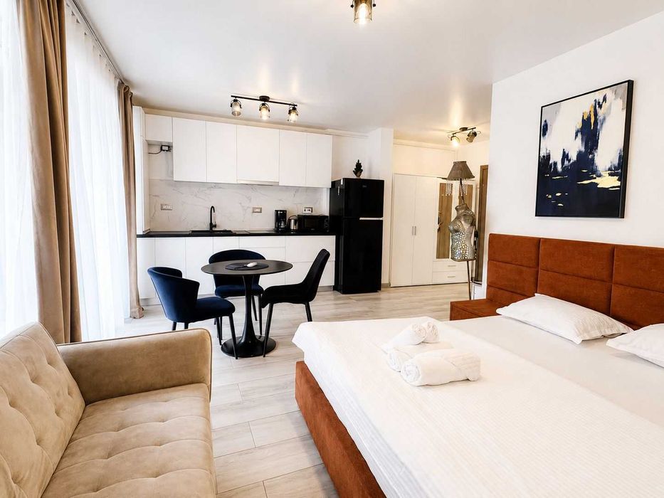 Inchiriez apartament in complex cu piscina Mamaia Nord