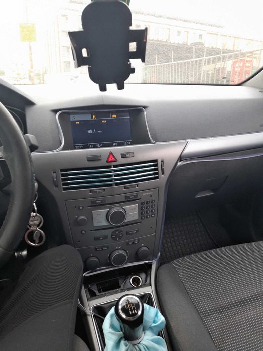 Продавам автомобил