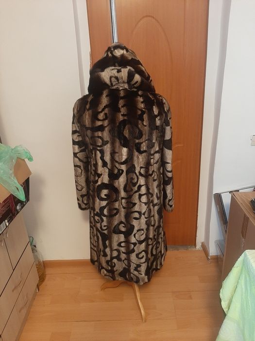 Продам шубу женскую