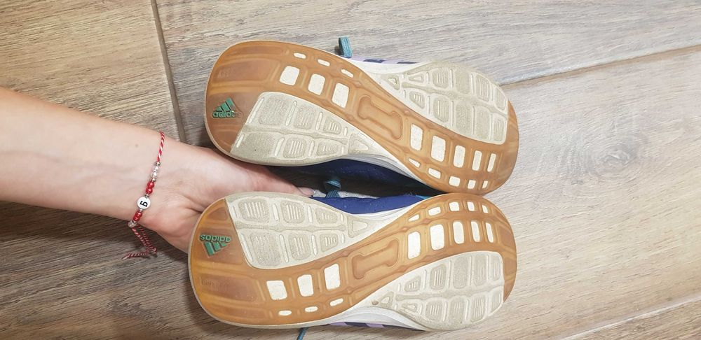 Маратонки адидас