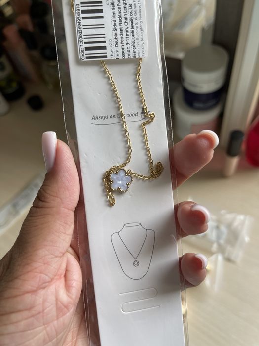 Обеци и гривни и колиета с детелини по модел на Van Cleef