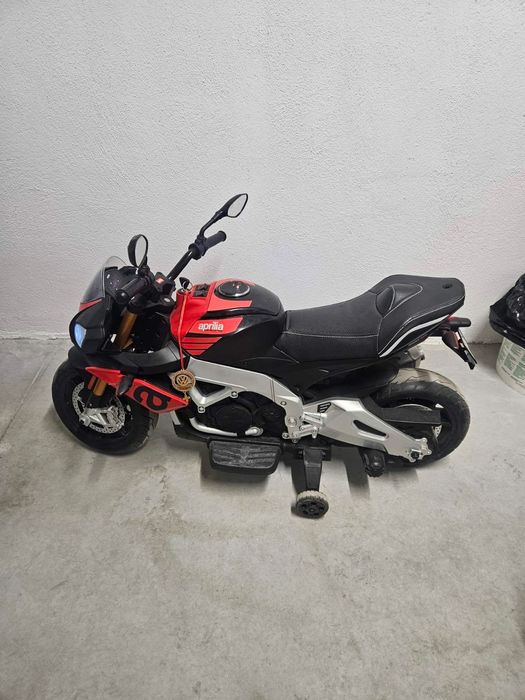 Детски спортен мотор Aprilia Tuono V4