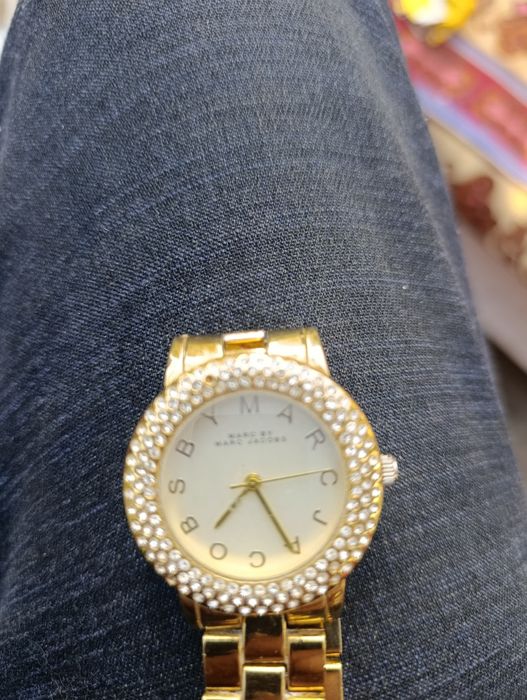 Продаётся женские часы. Марк Жаков