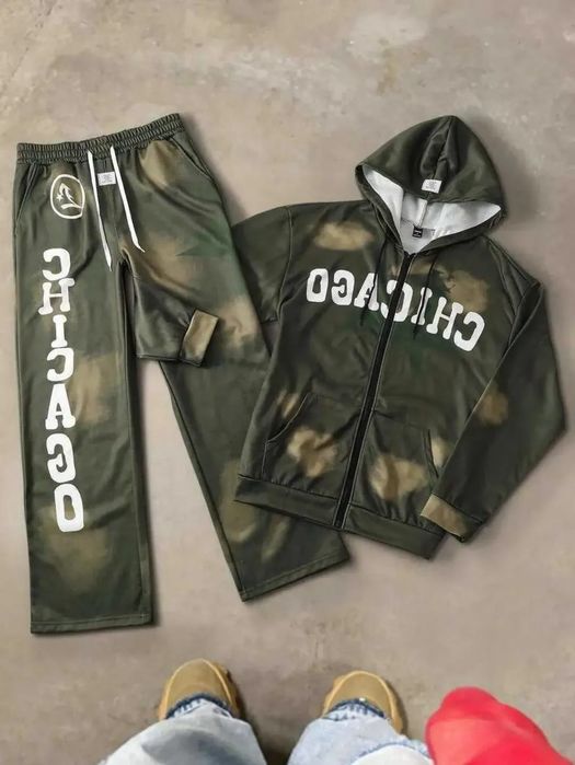Costum sportiv bărbătesc