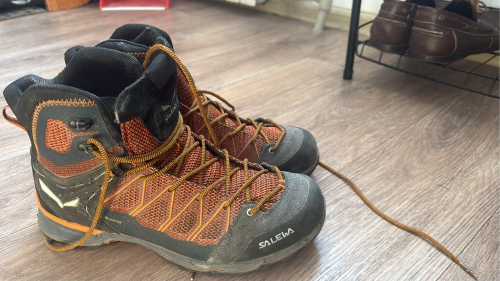 Продам горные Ботинки