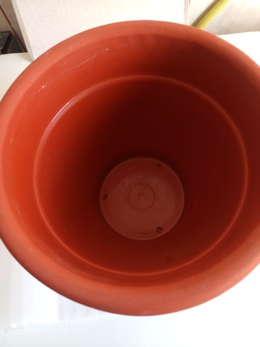 Ghiveciuri din plasticin stare buna