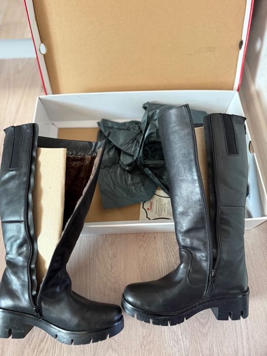 Сапоги длинные новые