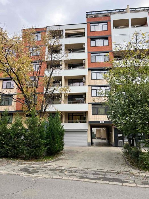 Апартамент Наем до Панаира