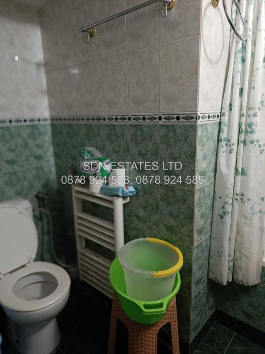 Продава прекрасен апартамент с две спални в района на Културния дом