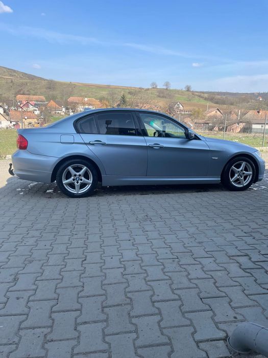 BMW e90 318d 2010